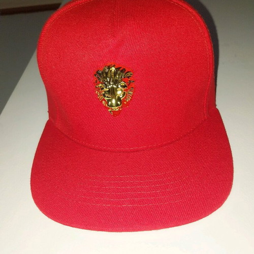 Unisex hat like new, red