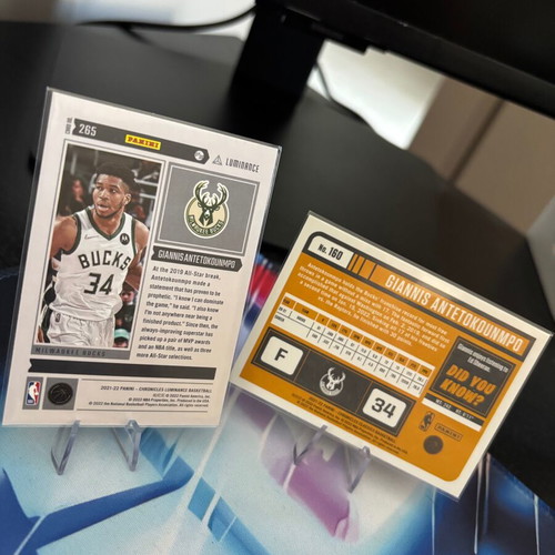 Giannis Antetokoumpo card lot, like new, Milwaukee Bucks