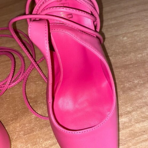 Misspap fuchsia pointed pumps like new, size 39