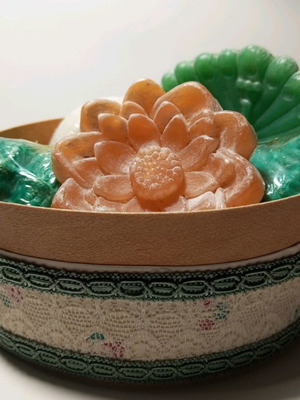 Decorative soaps like new with gift box