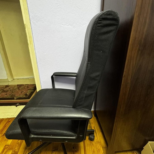 Leather chair used