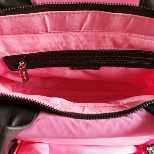 Fuchsia Binnari bag with black details