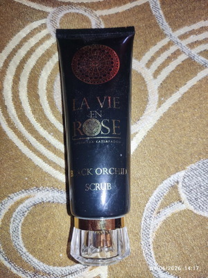 Black Orchid Scrub από La Vie En Rose καινούργιο απολεπιστικό προσώπου