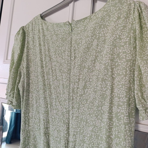 Mini floral dress like new, size M, white and green