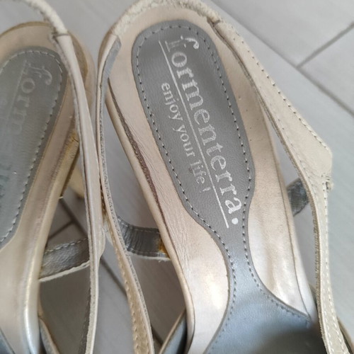Vintage Formenterra leather sandals size 37 like new, beige and blue