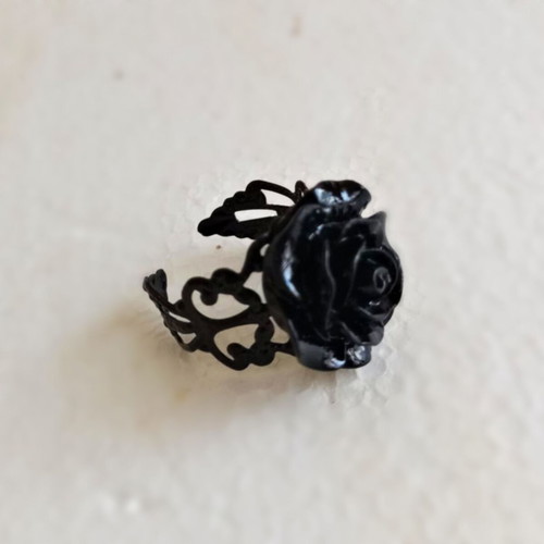 Ring with black rose new