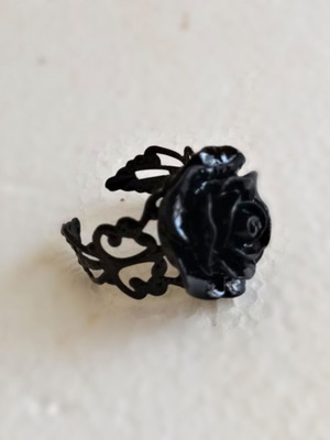 Ring with black rose new