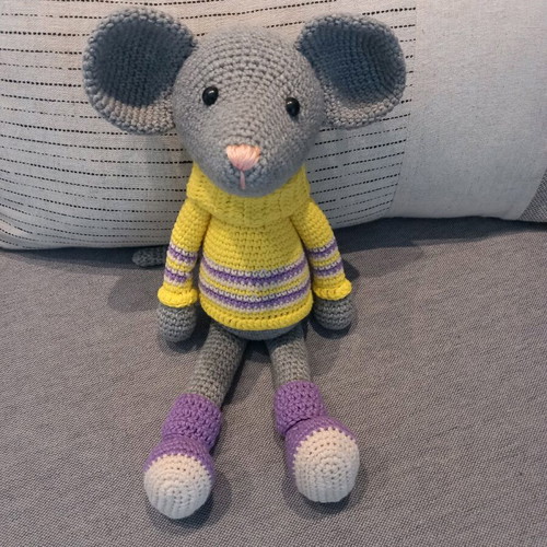 Handmade knitted mouse doll new 13 cm