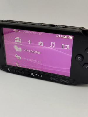 Sony PlayStation Portable PSP-1004 μεταχειρισμένο με φορτιστή, κάρτα 2GB, παιχνίδι Cars