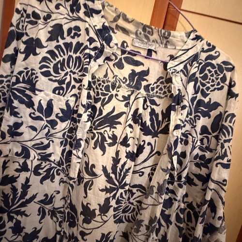 Celestino Collection shirt like new, one size, white with blue floral pattern