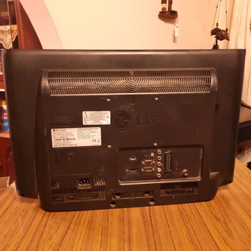 LG 22-inch 720p TV used (22LD325H) without stand