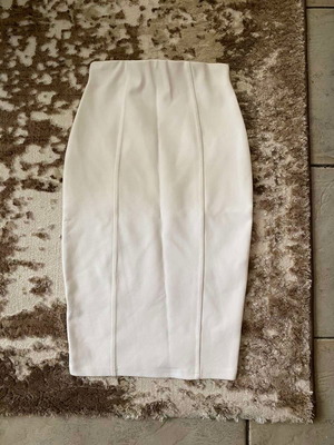 Λευκή φούστα slim fit μεταχειρισμένη, μέγεθος small