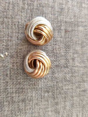 Clip-on earrings like new