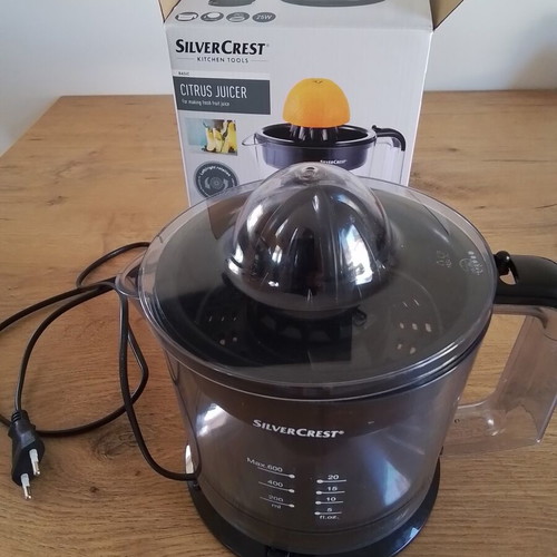 Electric juicer