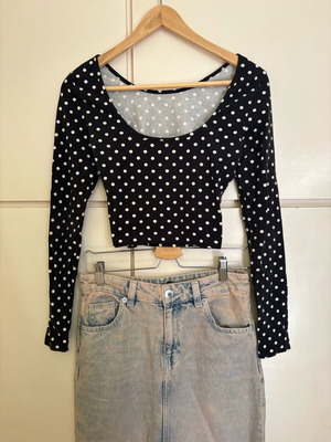 Pink Woman Cropped blouse with open back and polka dots, size Small, used