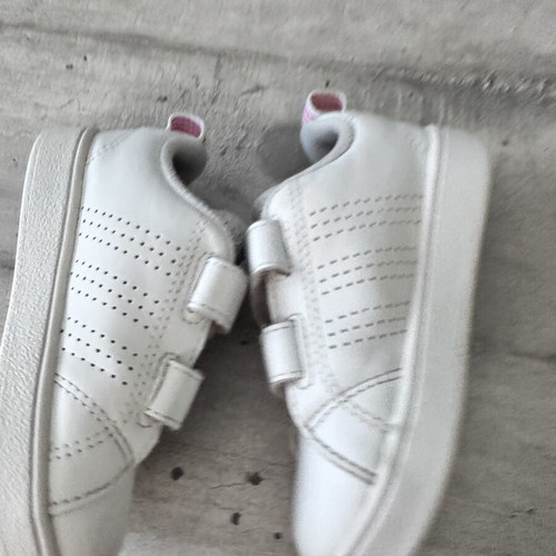 Adidas kids sneakers white with velcro size 22 like new