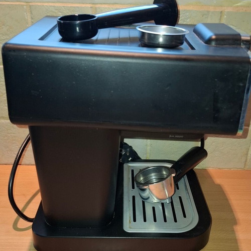 Izzy Venezia IZ-6001 Espresso Machine 1100W 20bar Pressure