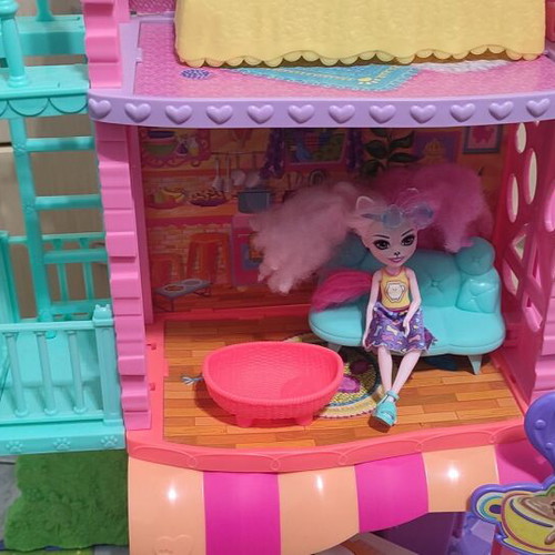 Enchantimals City Tails plastic dollhouse and Enchantimals Mermaid used