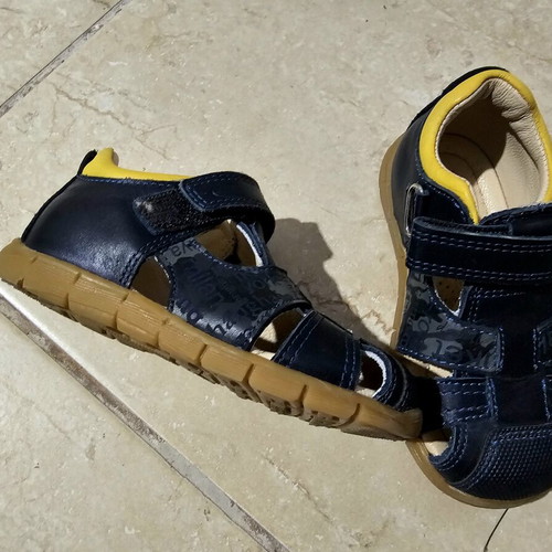 Crocodilino anatomical leather sandals size 24 used