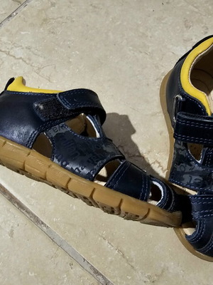 Crocodilino anatomical leather sandals size 24 used