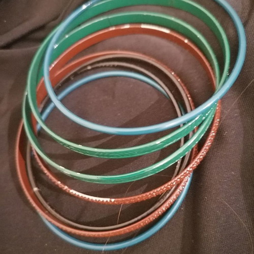 Set of 6 used impressive faux bijoux bracelets