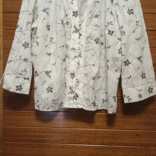 White shirt with black painted flowers size 20 like new