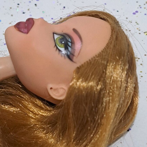 Bratz Wildlife Safari Meygan doll used, damaged