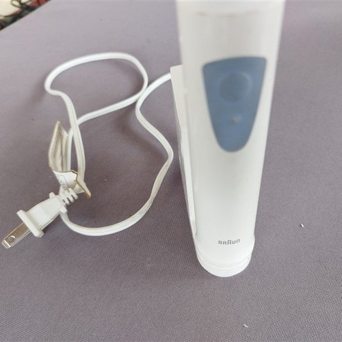 Braun electric toothbrush type 4731 used