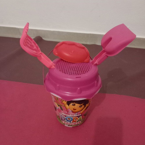 Dora Beach Bucket set used with shovel, rake and hair-shaped cutter