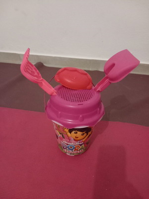 Dora Beach Bucket set used with shovel, rake and hair-shaped cutter