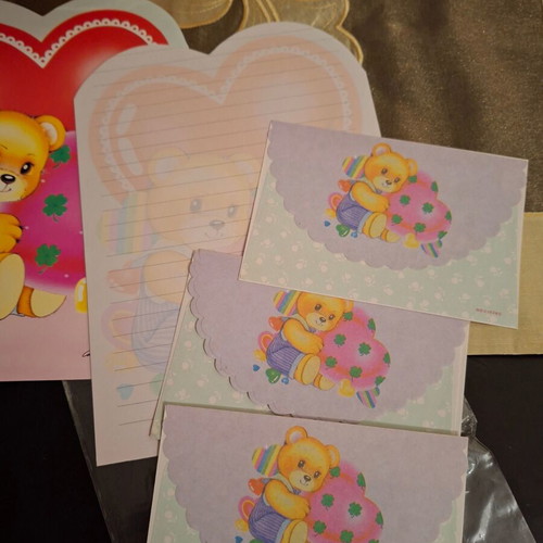 Vintage 1990 stationery new with teddy bear and envelopes