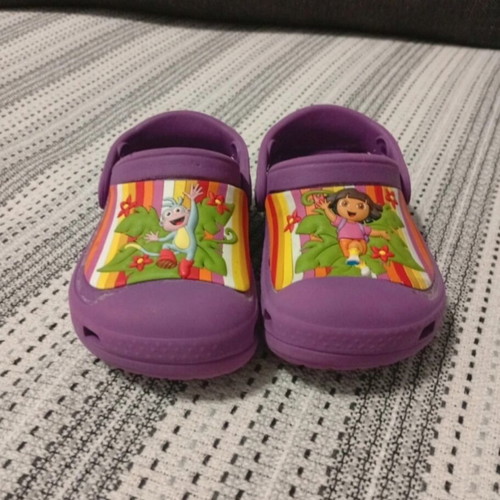 Crocs slippers size C6-7 22-24, purple
