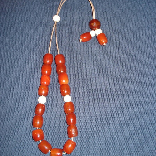 Agate semi-precious stone worry beads with 5 pearls used