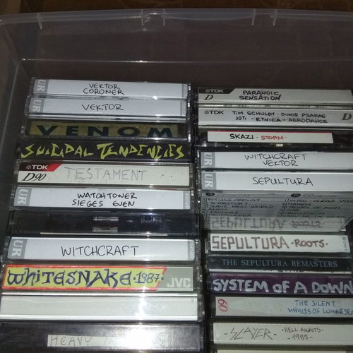 Cassette tapes used, pack of 215, mainly metal
