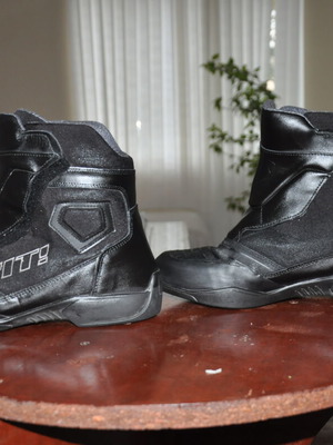 Μοτοσυκλετιστικά μποτάκια Rev’it Fighter νούμερο 43 σαν καινούργια