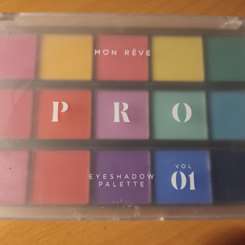 Mon revé palette like new with vibrant colors