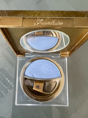 Divinora Guerlain eyeshadow used, blue