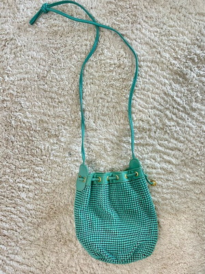 Accessorize Bucket Bag mint green like new, vintage glam