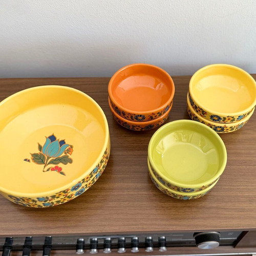 YALCO ceramic serving bowls set of 7 used, floral vintage retro