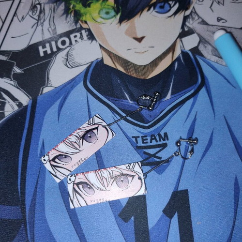 Anime earrings like new, white and multicolored