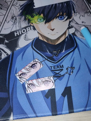 Anime earrings like new, white and multicolored