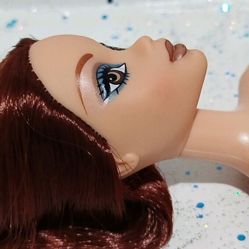 My Scene Chillin' Out Chelsea doll used with flaws