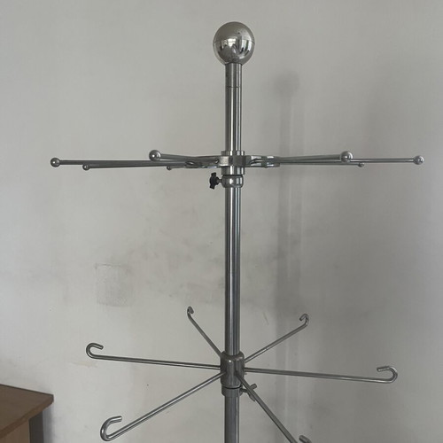 Metal Store Stand like new, adjustable height, chrome frame