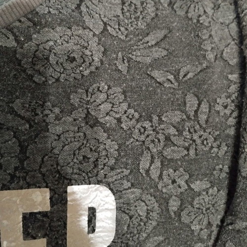 Jennifer blouse like new, gray silver, size S