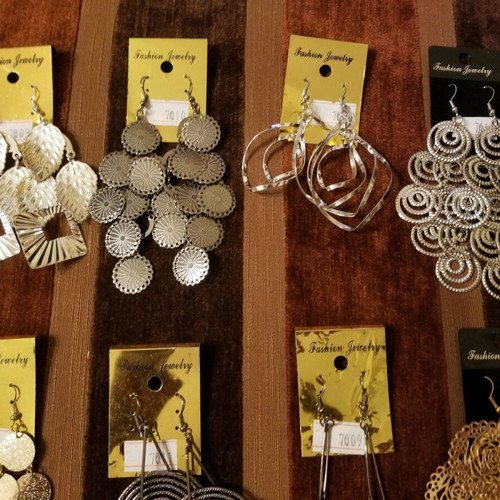 Earrings new, set of 11 pieces