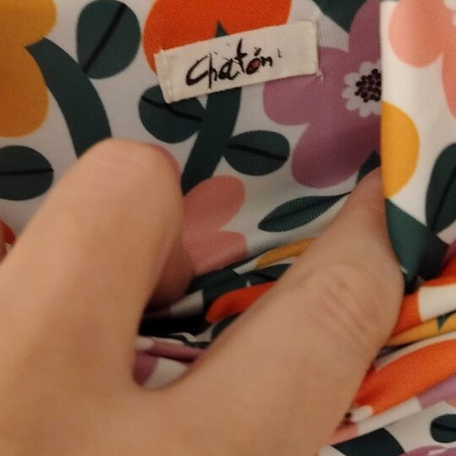 Chaton bikini large colorful, like new, clip closure top