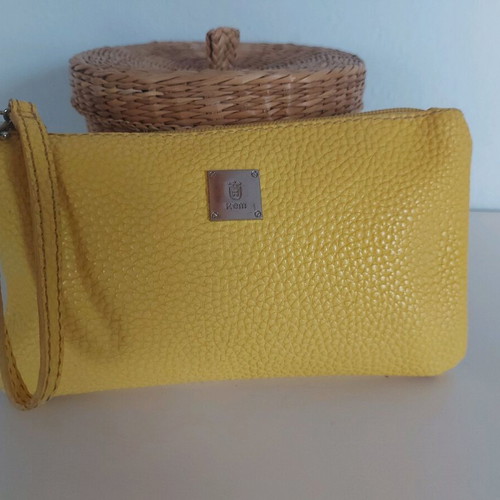Kem wallet like new, yellow leather