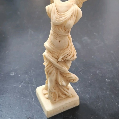 Vintage Nike of Samothrace statue made of resin like new