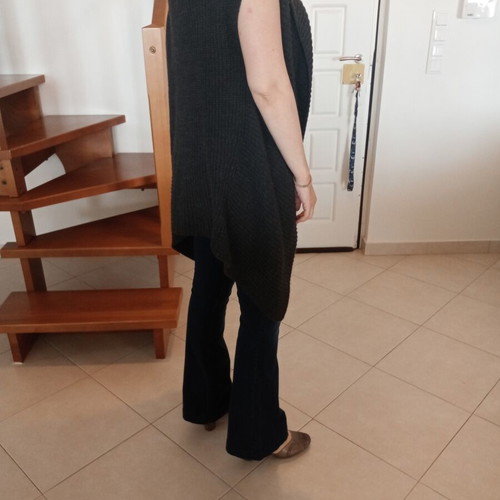 Sleeveless Long Woolen Gray Vest Asymmetrical like new