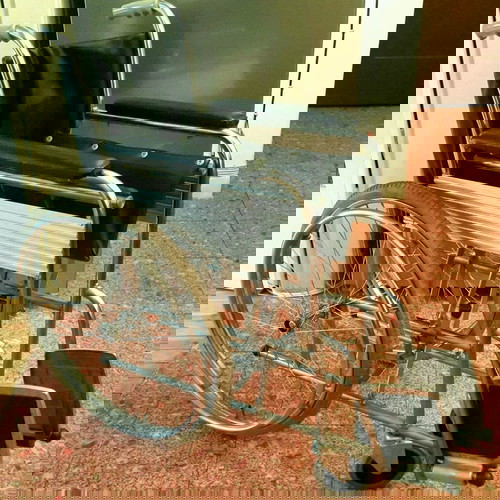 Αναπηρικό αμαξίδιο - ( καροτσάκι )